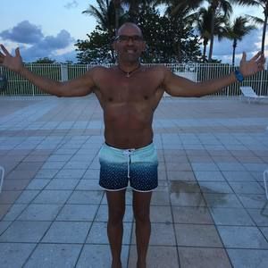 Meet your Posher, Jose f